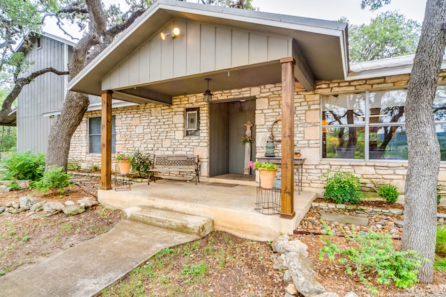 view of front of property with a patio