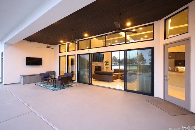 view of patio with ceiling fan