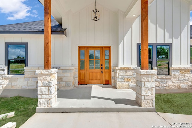 view of entrance to property