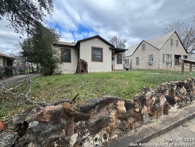 view of front of home