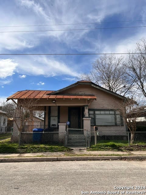 view of front of house