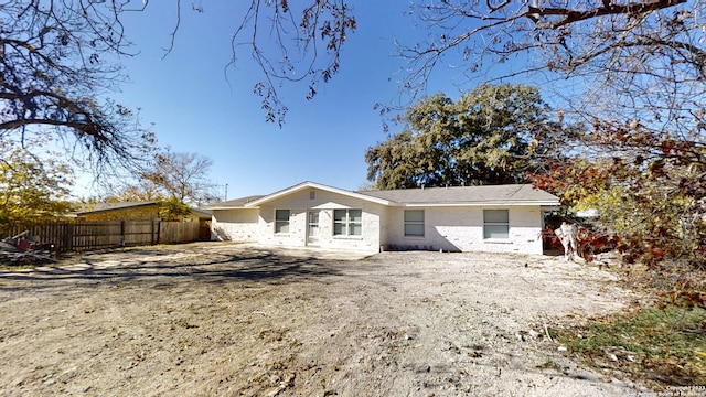 view of front of property