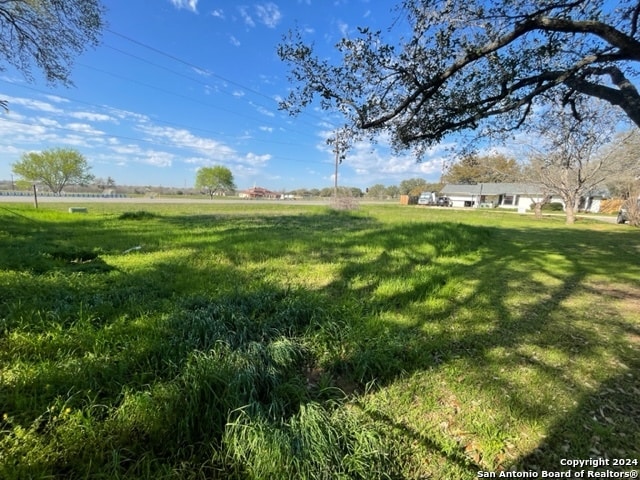 1003 Jasmine Dr, Floresville TX, 78114 land for sale