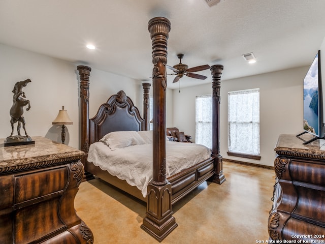 bedroom with ceiling fan