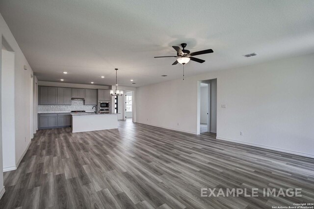 spacious closet featuring carpet flooring