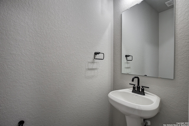 bathroom with sink