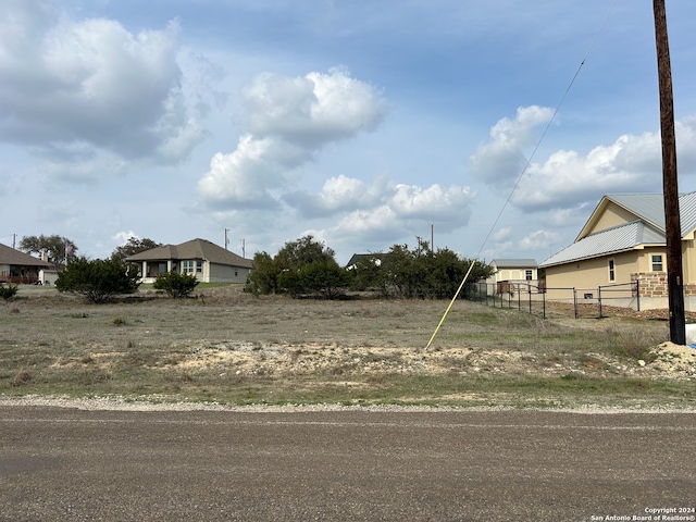 Listing photo 2 for 215 Jeff Vaughn, Blanco TX 78606