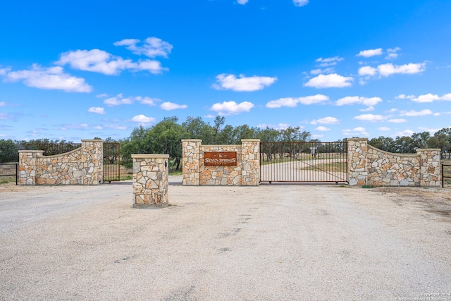 Listing photo 2 for 1400 Springs Xing, Junction TX 76849