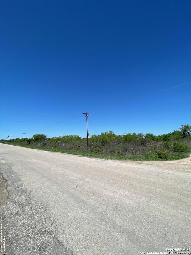 Listing photo 3 for 5216 Cr, Hondo TX 78861