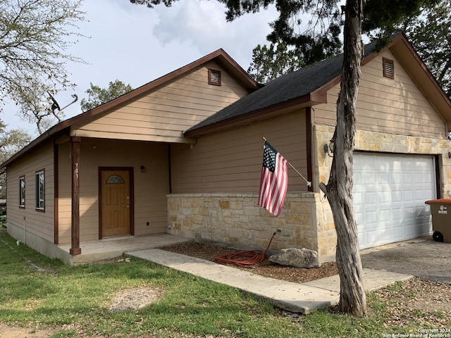 view of front facade with a garage