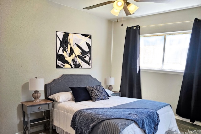 bedroom with ceiling fan