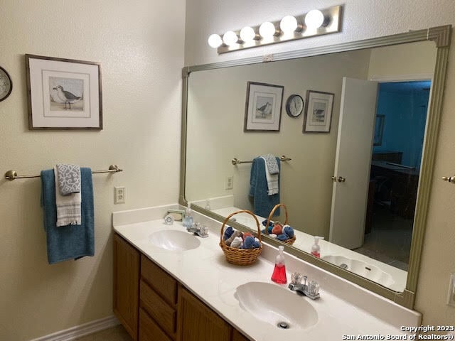 bathroom with vanity