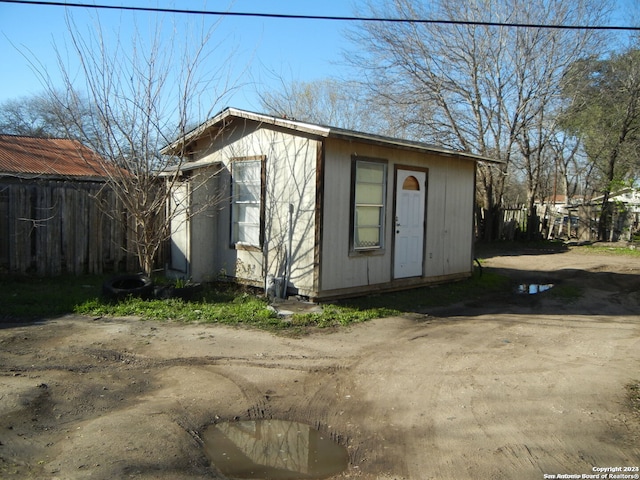 view of shed / structure