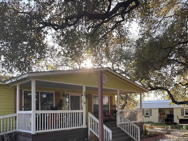 view of front of house featuring covered porch