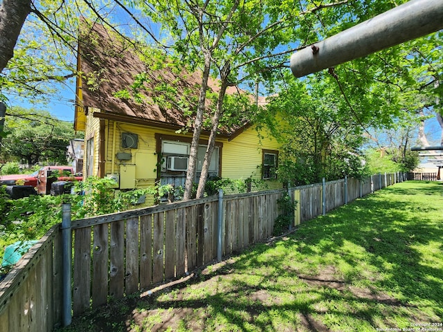 exterior space featuring a front lawn