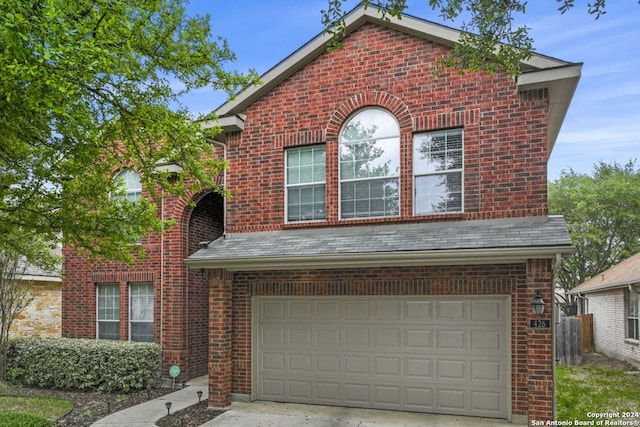 view of front property featuring a garage