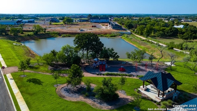 100 Laurel Hts, La Vernia, TX 78121