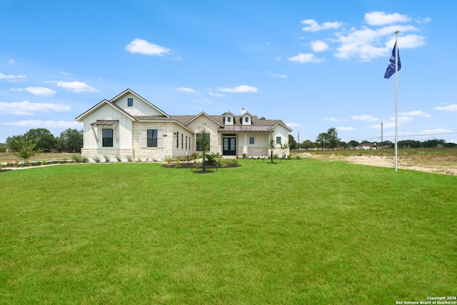 view of front of property with a front yard