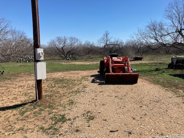 Listing photo 3 for 1610 Corgey Rd, Pleasanton TX 78064