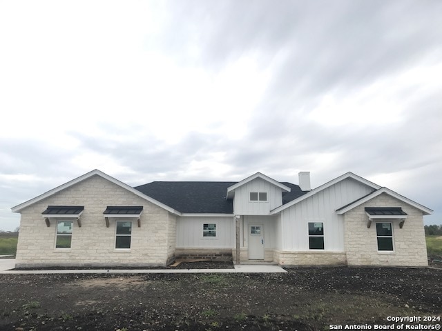 view of modern farmhouse