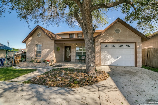 view of front facade featuring a garage