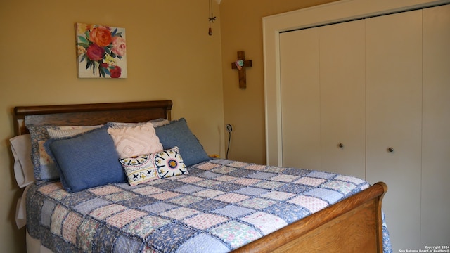 bedroom with a closet