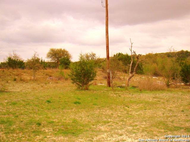 Listing photo 3 for 247 Forest Trl, Bandera TX 78003