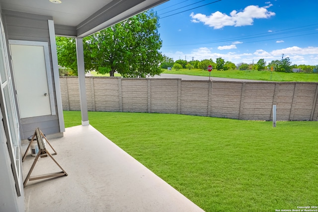 view of yard with a patio area