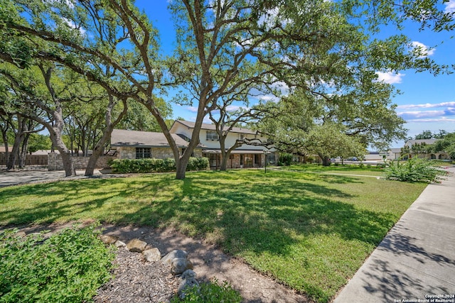 view of front of house with a front yard