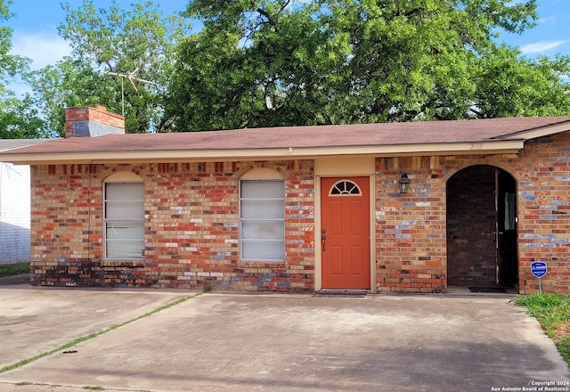 view of front of property