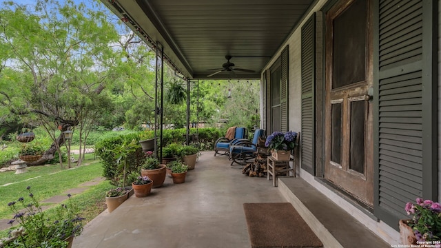 view of patio with ceiling fan