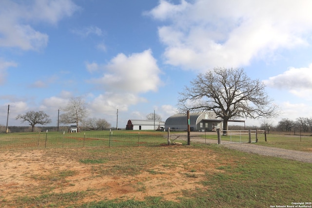 view of yard featuring a rural view