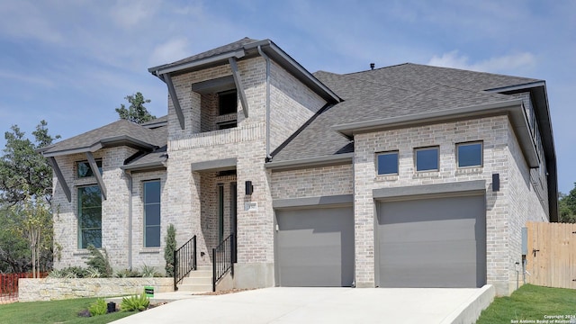 view of front facade featuring a garage