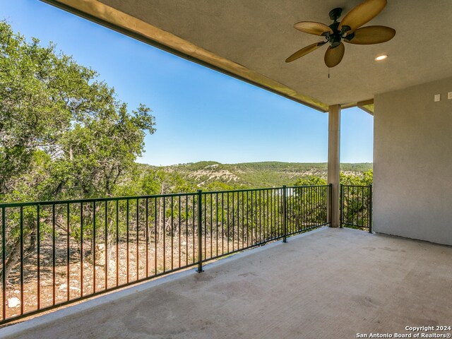 balcony with ceiling fan