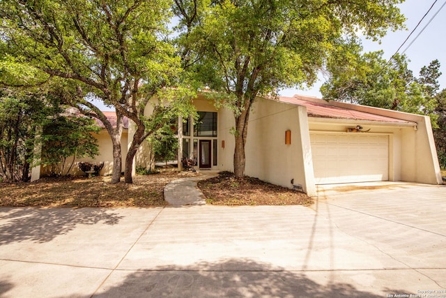 view of front facade with a garage