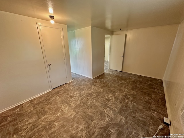 view of tiled spare room