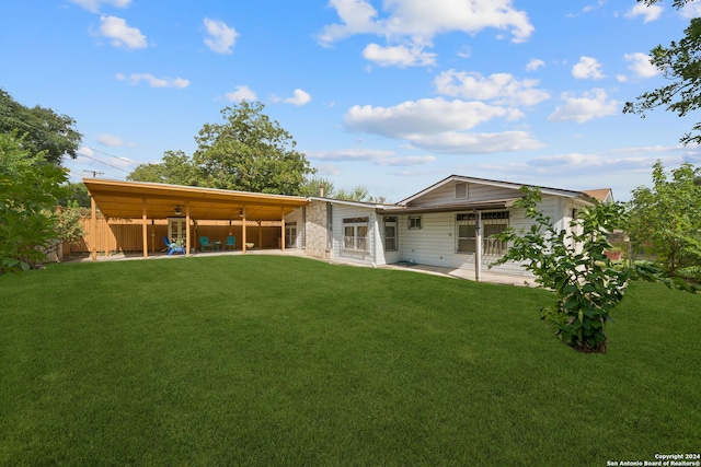 view of yard featuring a patio area