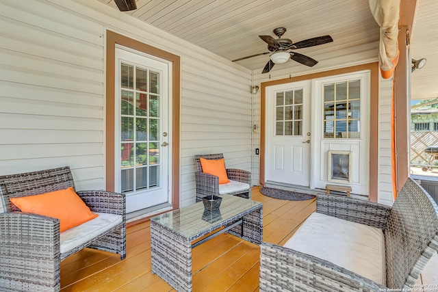 deck with ceiling fan