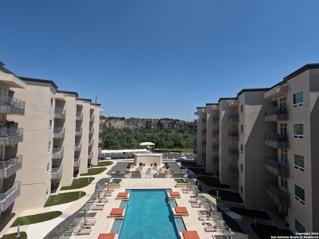 view of swimming pool