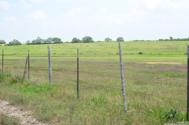 view of yard featuring a rural view