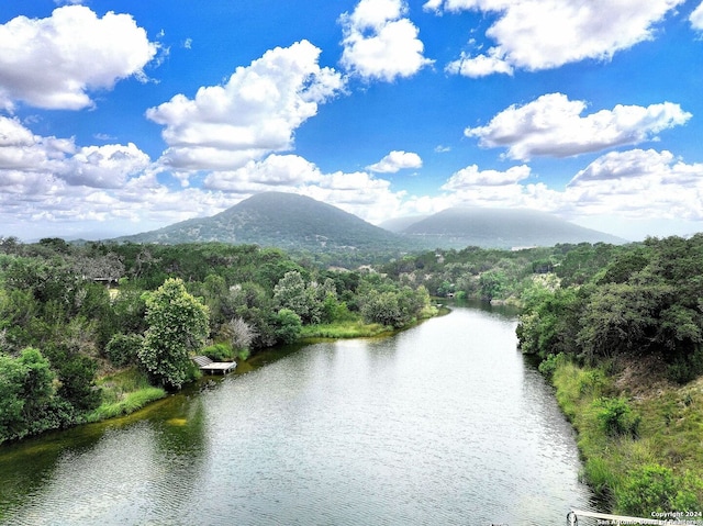 water view with a mountain view