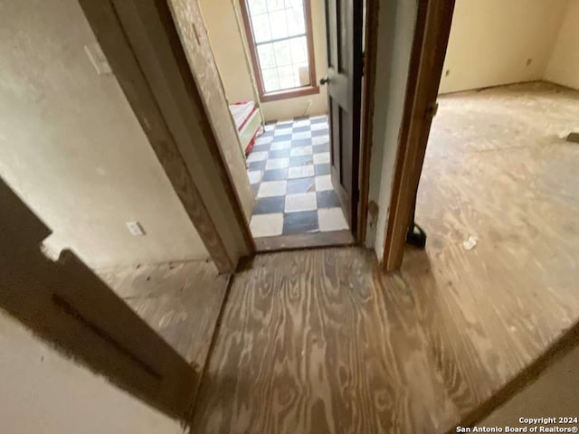 interior details with hardwood / wood-style floors