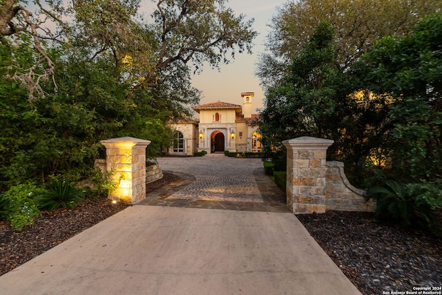 view of front of house