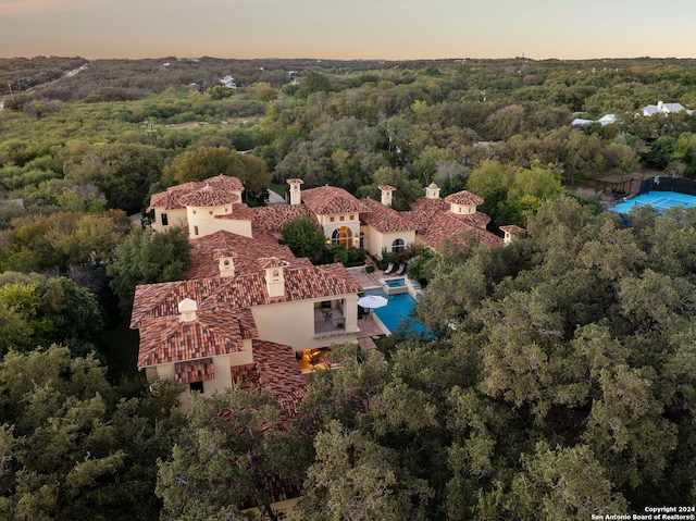 view of aerial view at dusk