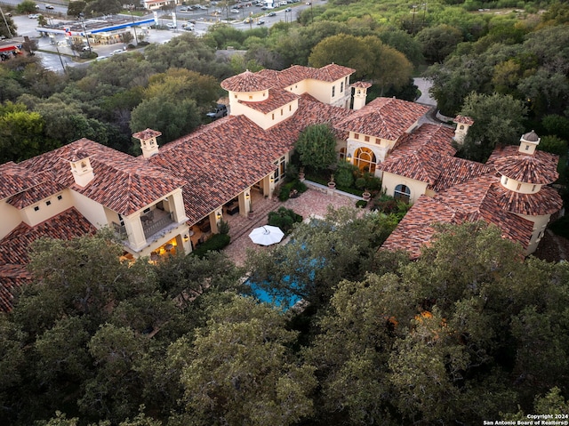 136 S Tower Hl, Country Village, TX 78232 - aerial view of property and surrounding area with a forest
