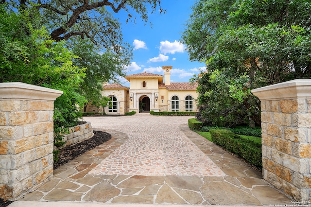 view of mediterranean / spanish-style house