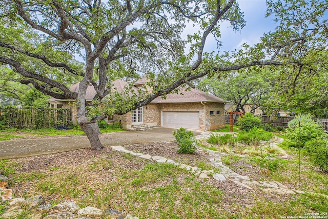 view of front of property featuring a garage