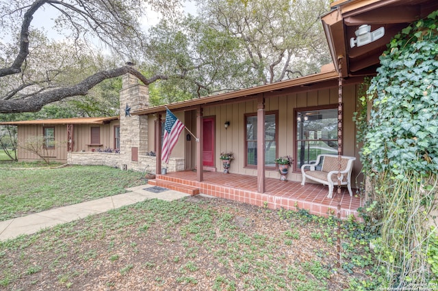 view of front facade with covered porch