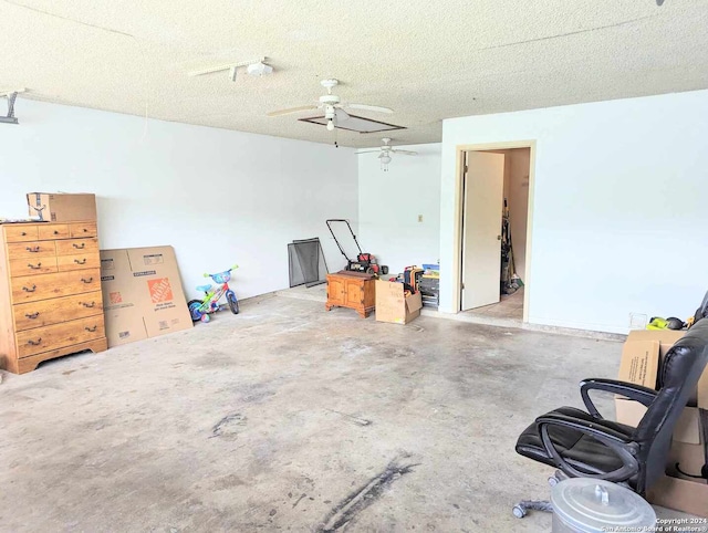 garage featuring ceiling fan