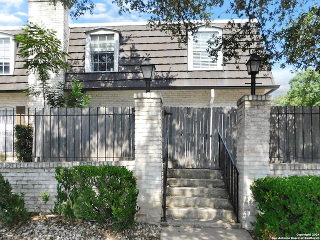 view of front of house